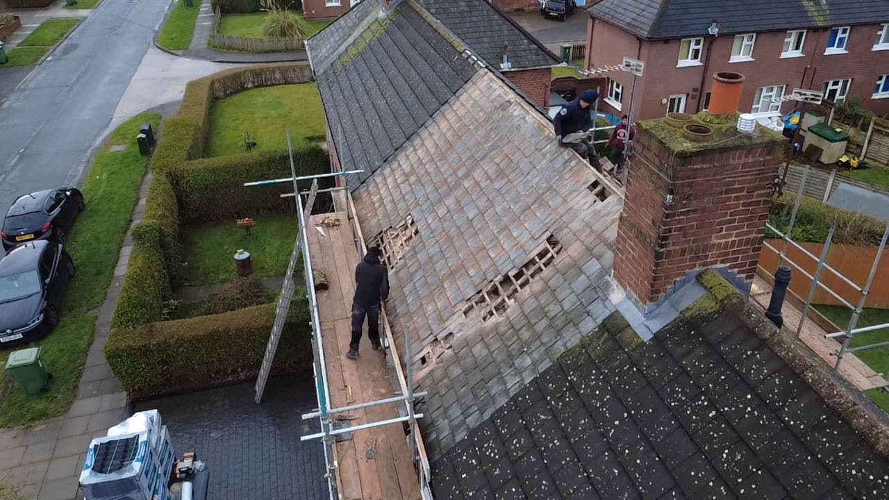 Stockholms Roofing on the tools
